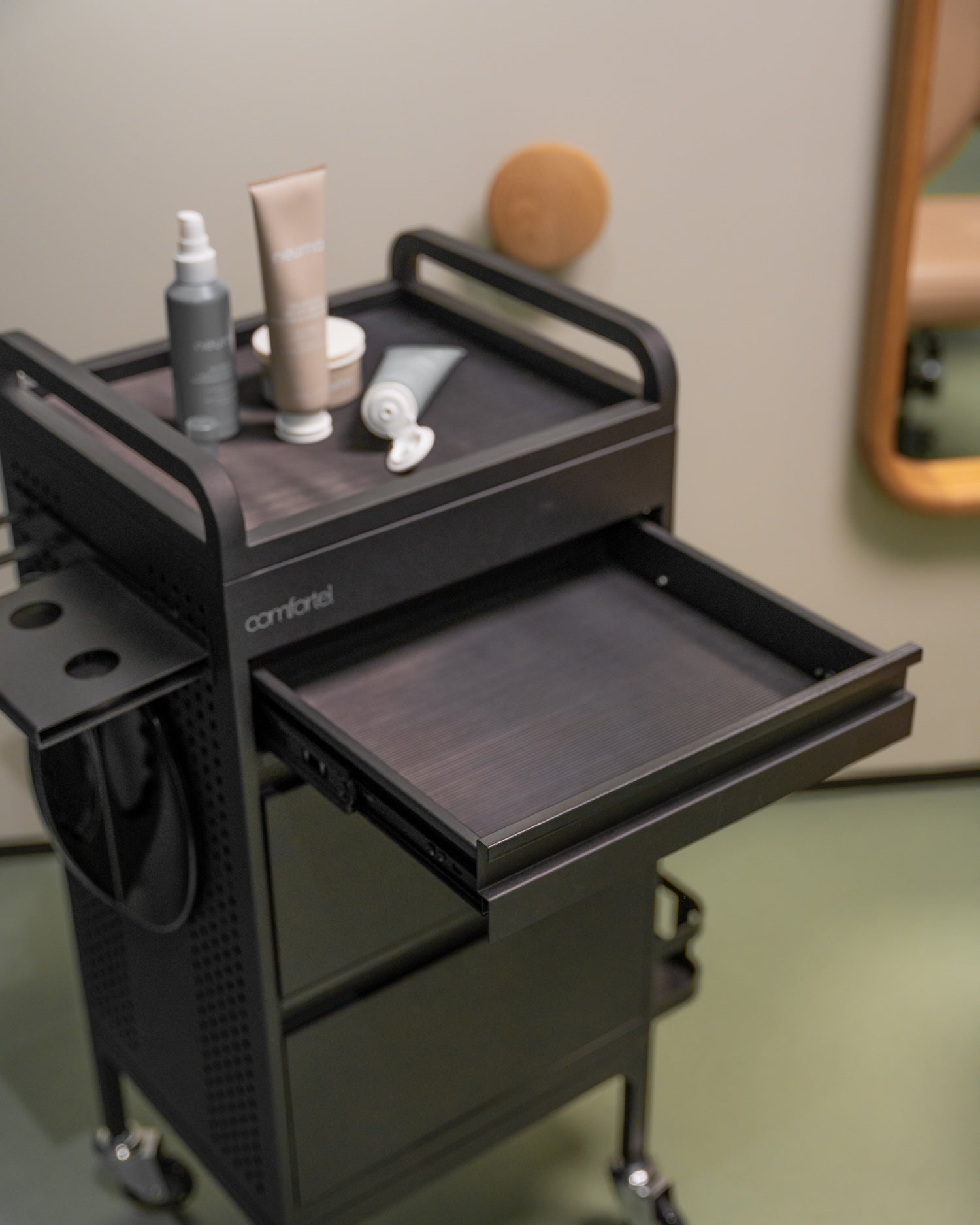 Studio 3 - Black trolley - 3 drawers and extra shelf